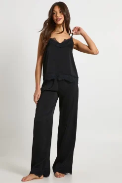 Ensemble pyjama camisole et pantalon avec finition en dentelle à effet cils