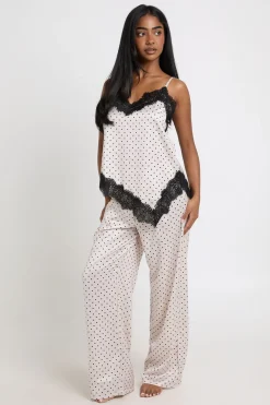 Ensemble Pyjama Caraco Et Pantalon En Satin À Pois Avec Ourlet Asymétrique Et Finitions En Dentelle