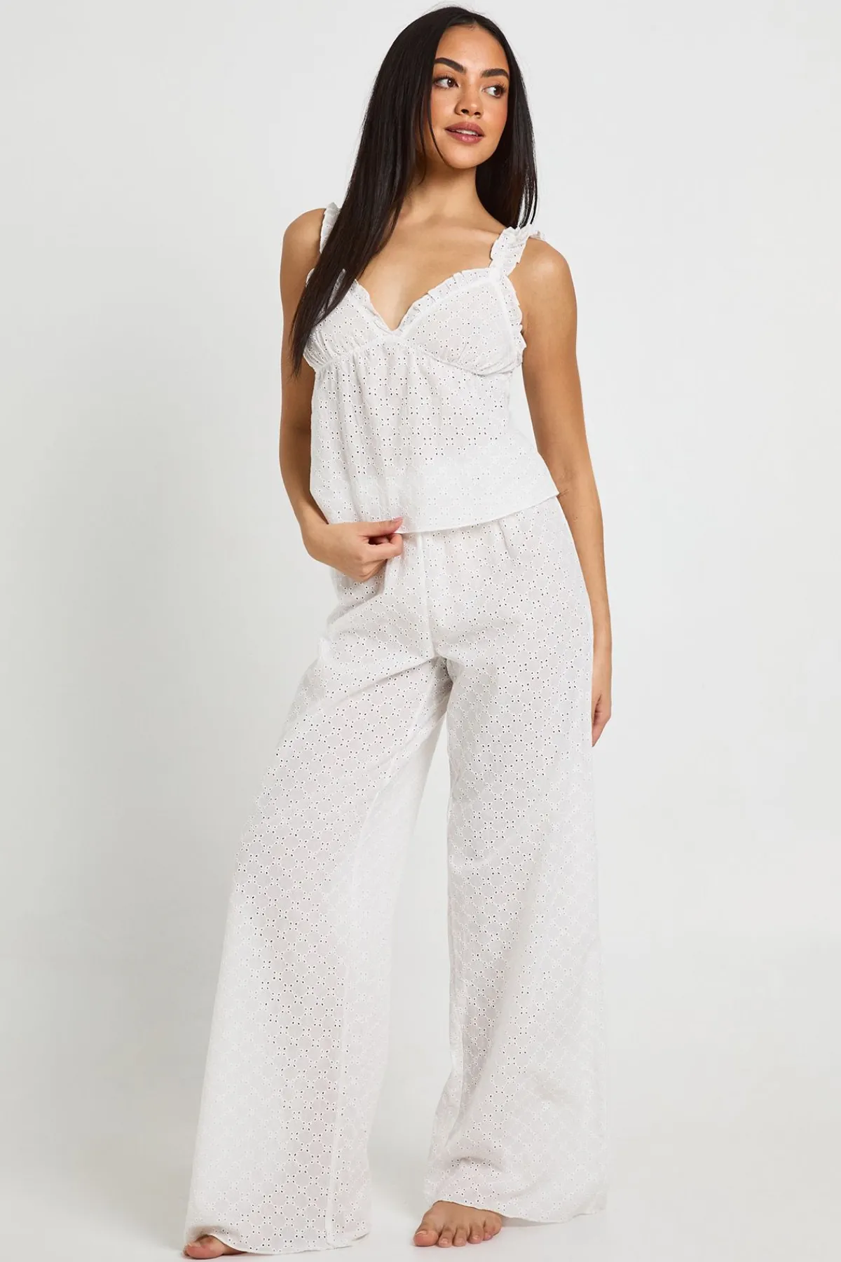 boohoo Ensemble Pyjama Caraco Et Pantalon Avec Détail De Volant En Broderie Anglaise<Femme Pyjamas