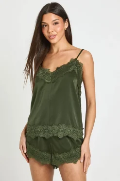 Ensemble Pyjama Caraco Et Short En Satin Avec Bordure En Dentelle Cils