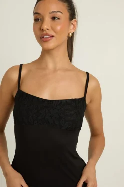 Ensemble Pyjama Caraco Et Short À Panneau De Dentelle