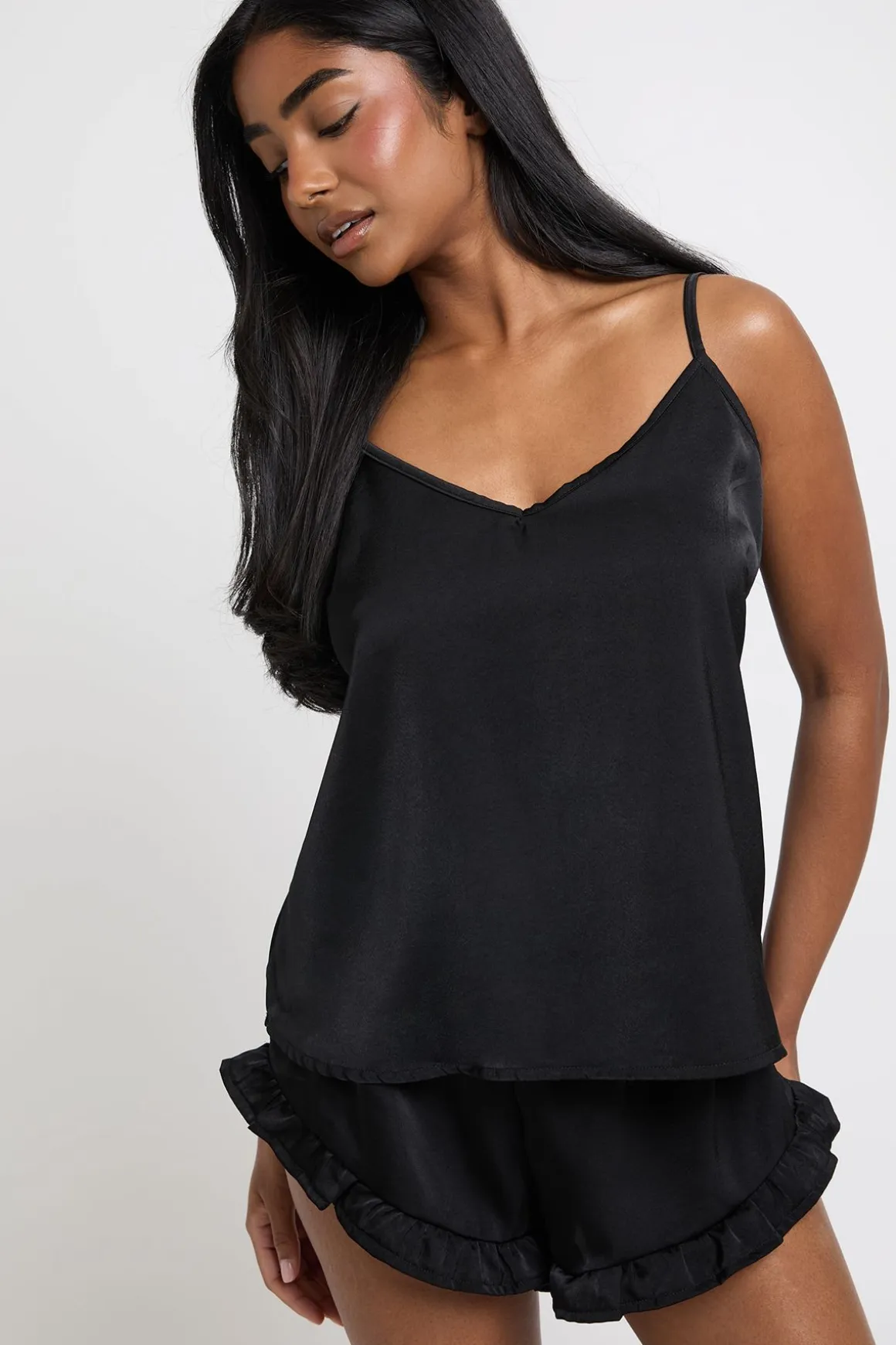 Ensemble Pyjama Caraco Satiné Et Short À Volant
