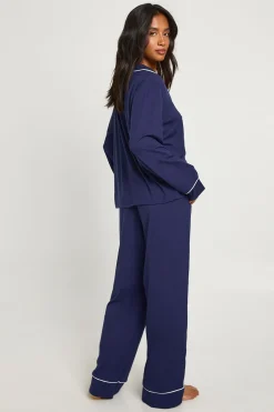 boohoo Ensemble Pyjama Chemise Et Pantalon À Manches Longues Avec Détail Passepoil Petite<Femme Pyjamas