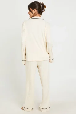 Ensemble Pyjama Chemise Et Pantalon À Manches Longues En Côtes Douces Avec Passepoil Contrastant