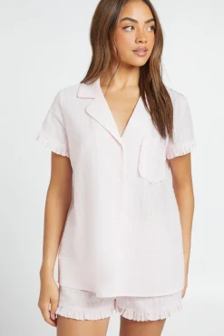 Ensemble Pyjama Chemise Manches Courtes Et Short Avec Détails Volants Texturés