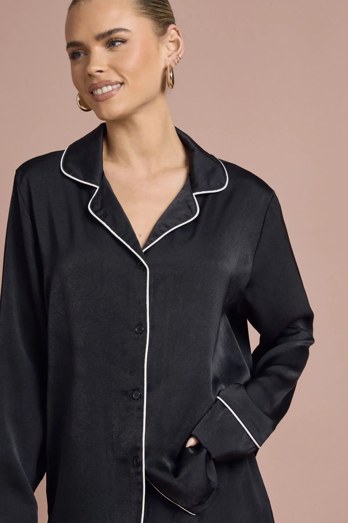 boohoo Ensemble Pyjama Chemise À Manches Longues Et Short Avec Détails De Passepoil En Satin<Femme Satin Et Dentelle|Pyjamas