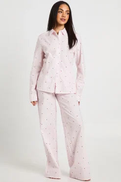 boohoo Ensemble Pyjama Chemise À Manches Longues Et Pantalon En Popeline De Coton À Rayures Fines Et Imprimé Cœurs<Femme Pyjamas