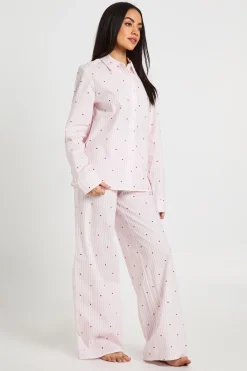 boohoo Ensemble Pyjama Chemise À Manches Longues Et Pantalon En Popeline De Coton À Rayures Fines Et Imprimé Cœurs<Femme Pyjamas