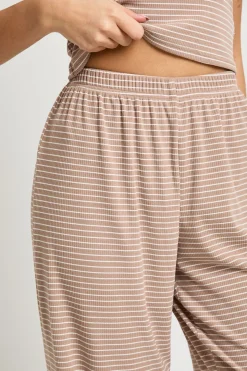 Ensemble Pyjama Débardeur Et Pantalon Côtelé À Rayures Douces