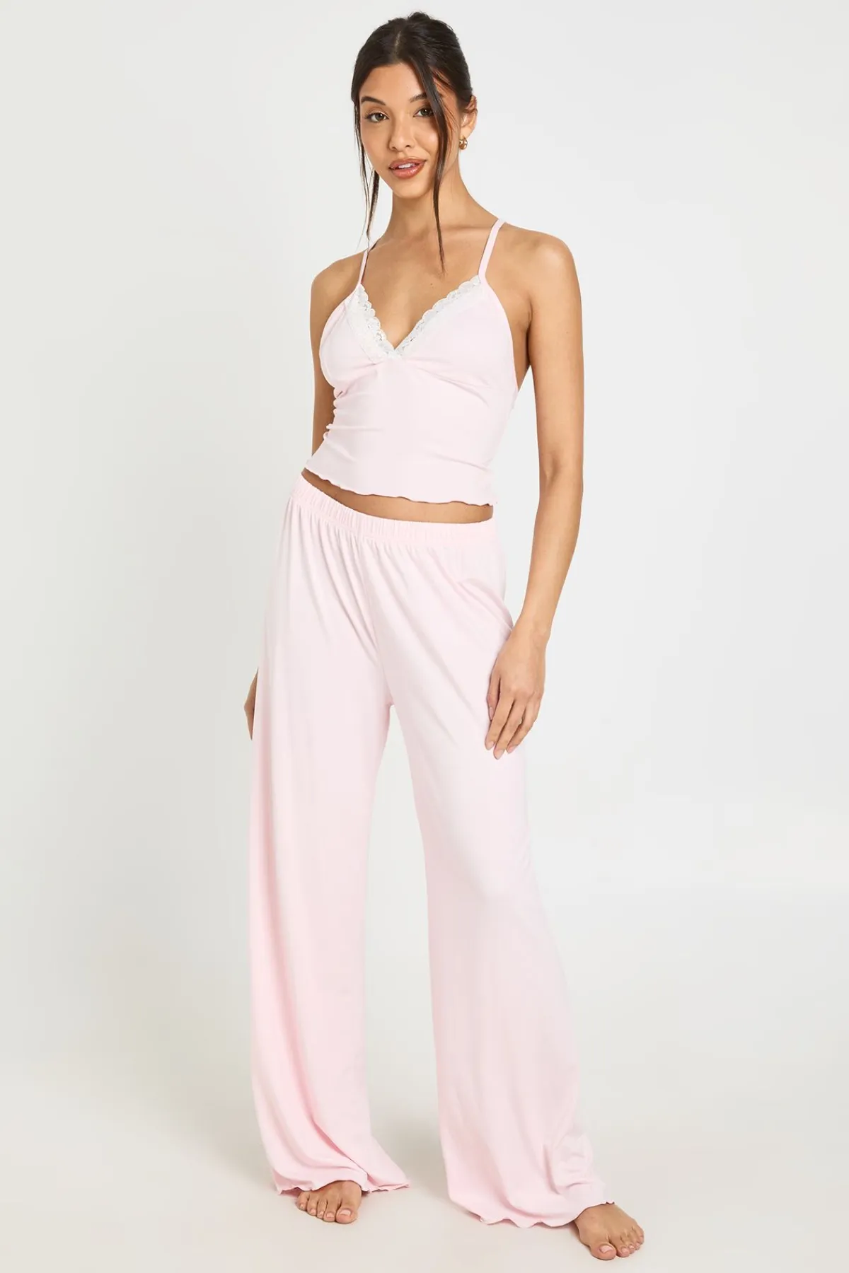 boohoo Ensemble Pyjama Débardeur Et Pantalon En Jersey Avec Finitions Dentelle<Femme Satin Et Dentelle|Pyjamas