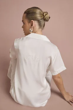 Ensemble Pyjama de Mariée 'Bride' en Satin Brodé avec Chemise à Manches Courtes et Pantalon