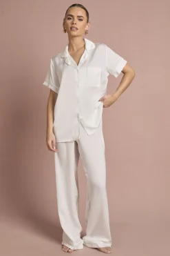 Ensemble Pyjama de Mariée 'Bride' en Satin Brodé avec Chemise à Manches Courtes et Pantalon
