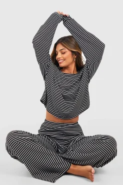 Ensemble pyjama détente : Haut à manches longues rayé et pantalon