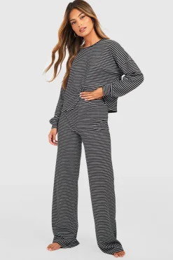 Ensemble pyjama détente : Haut à manches longues rayé et pantalon
