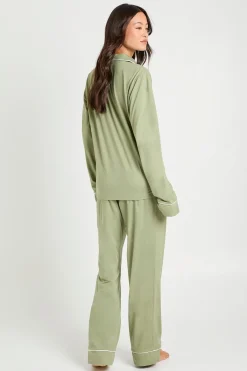 boohoo Ensemble Pyjama Grande Taille Chemise À Manches Longues Et Pantalon En Jersey Avec Détails Passepoilés<Femme Pyjamas