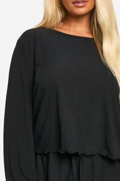 Ensemble pyjama grande taille en tissu texturé avec haut à ourlet type laitue et pantalon