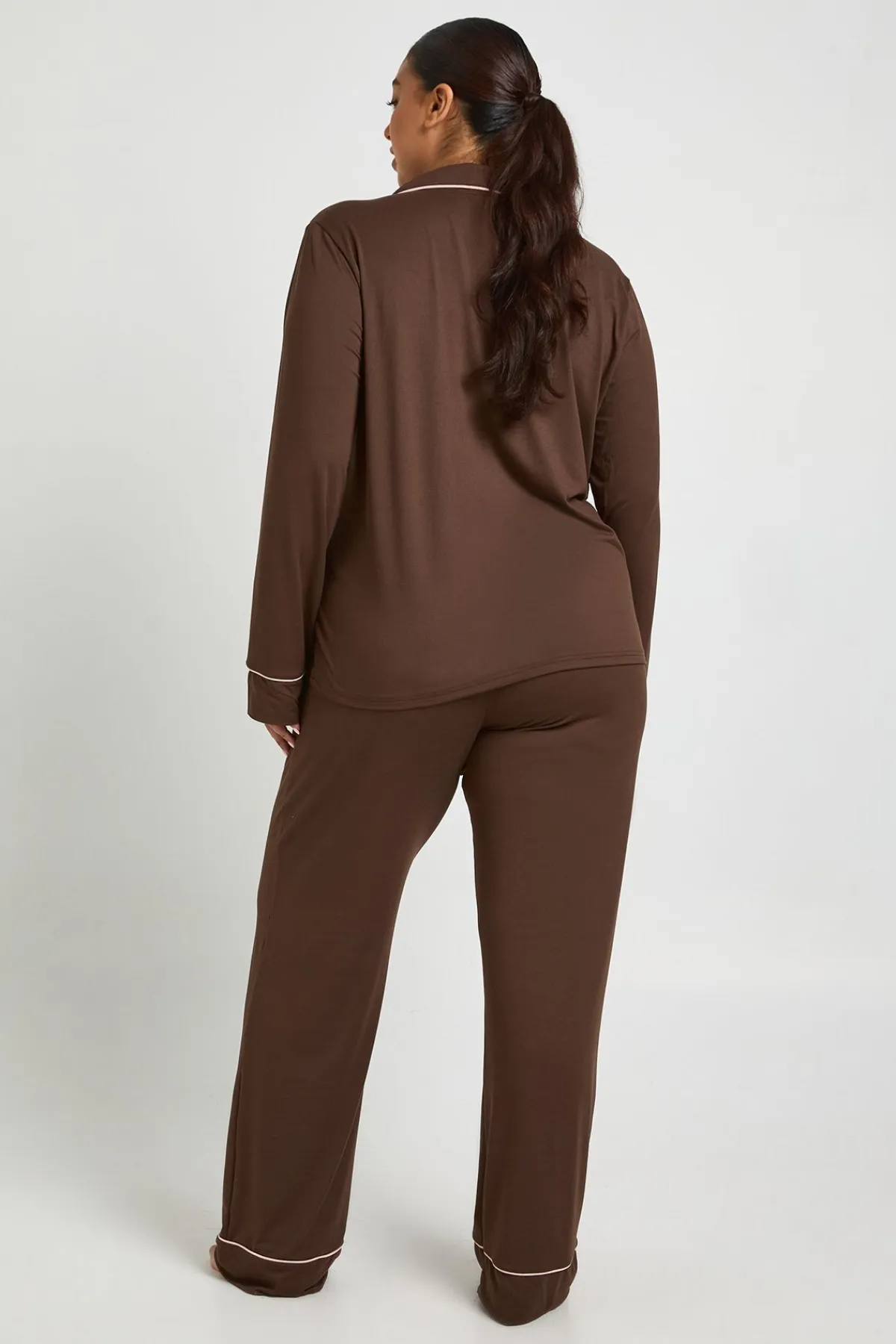 boohoo Ensemble Pyjama Grande Taille Chemise À Manches Longues Et Pantalon Avec Détail Passepoil<Femme Pyjamas