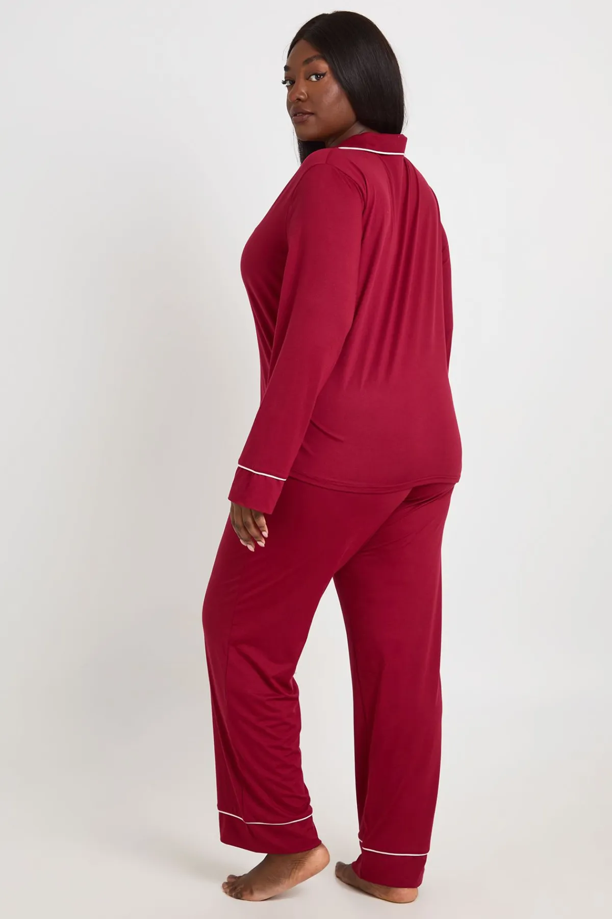 boohoo Ensemble Pyjama Grande Taille Chemise Et Pantalon À Manches Longues Avec Détail De Passepoil<Femme Pyjamas