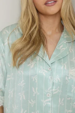 Ensemble Pyjama Pantalon À Nœuds Sauge Avec Finitions Dentelle