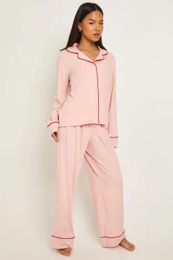 boohoo Ensemble Pyjama Petite Chemise À Manches Longues Et Pantalon Avec Détail Passepoil<Femme Pyjamas