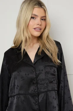 Ensemble Pyjama Short en Satin avec Détail Nœud Jacquard
