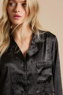 Ensemble Pyjama Short en Satin avec Détail Nœud Jacquard