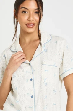 Ensemble Pyjama Short Manches Courtes À Imprimé Nœuds Et Pointelle Avec Boutonnage