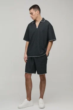 boohooMAN Ensemble Shirt Col V Surdimensionné et Short Ample en Tissu Gaufré avec Coutures Contrastées<Homme Ensembles|Tout Afficher