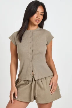 boohoo Ensemble Survêtement Petite Taille Haut Côtelé Boutonné À Manches Courtes Et Short<Femme Survêtements|Survêtements