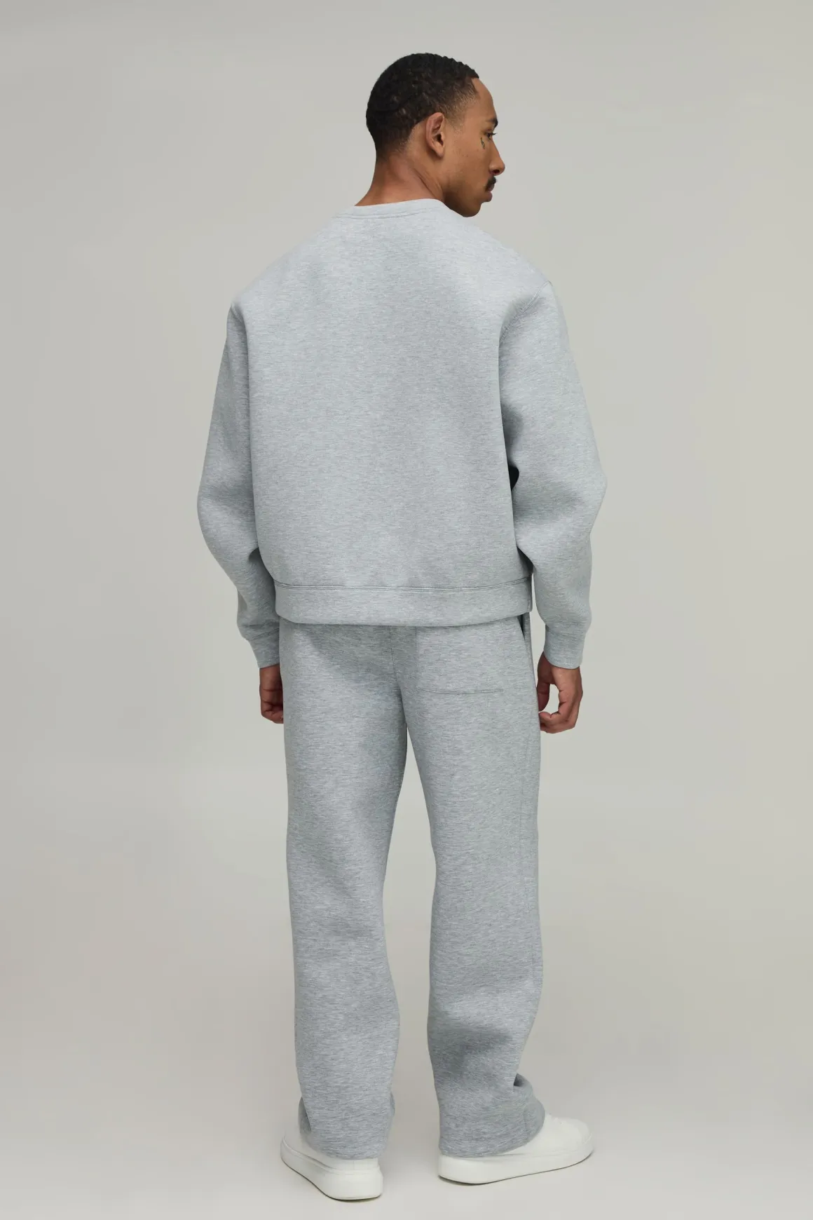 Ensemble Survêtement Sweat Col Rond Ample Oversize Et Pantalon Droit En Scuba