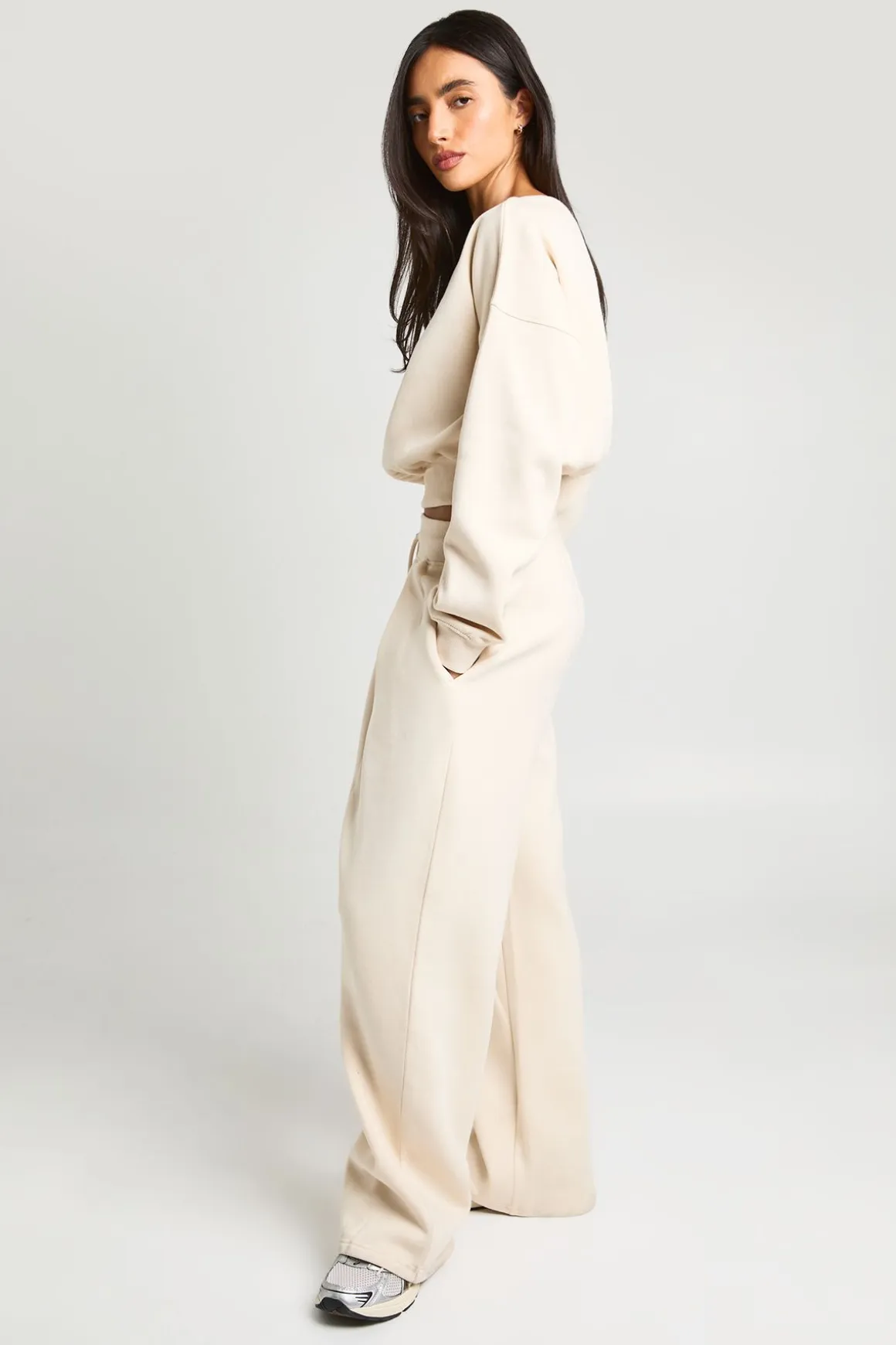 Ensemble Survêtement Sweat Épaule Dénudée Et Jogger Plissé
