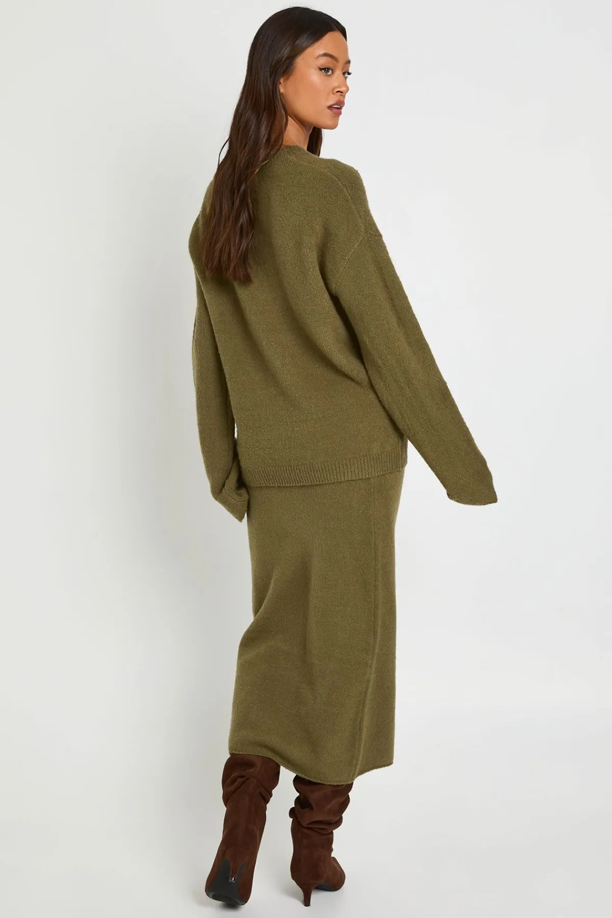 boohoo Ensemble Synthétiquell Col V Oversize Et Jupe Midi Grande Taille<Femme Pulls Et Gilets|Toutes Les Mailles