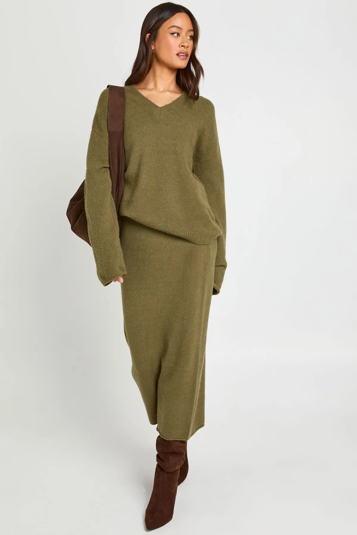 boohoo Ensemble Synthétiquell Col V Oversize Et Jupe Midi Grande Taille<Femme Pulls Et Gilets|Toutes Les Mailles