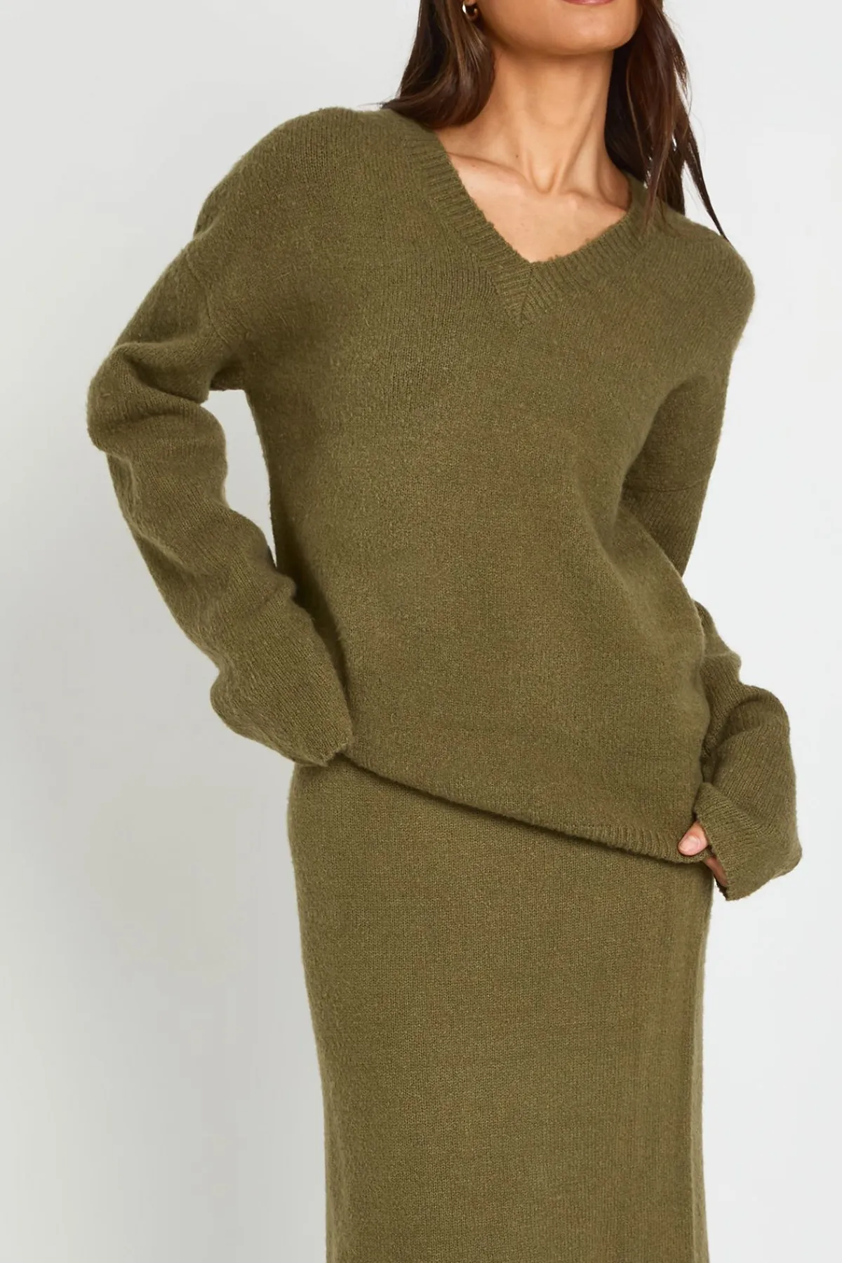 boohoo Ensemble Synthétiquell Col V Oversize Et Jupe Midi Grande Taille<Femme Pulls Et Gilets|Toutes Les Mailles