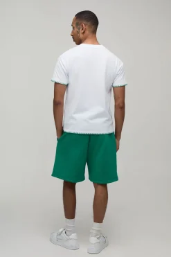 Ensemble T-shirt Ajusté Et Short Coupe Régulière Avec Surpiqûre Contrastante