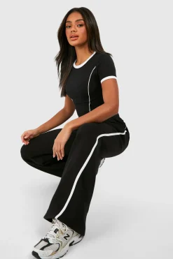 boohoo Ensemble T-shirt à détail de passepoil et joggeurs à jambe droite<Femme Survêtements|Survêtements