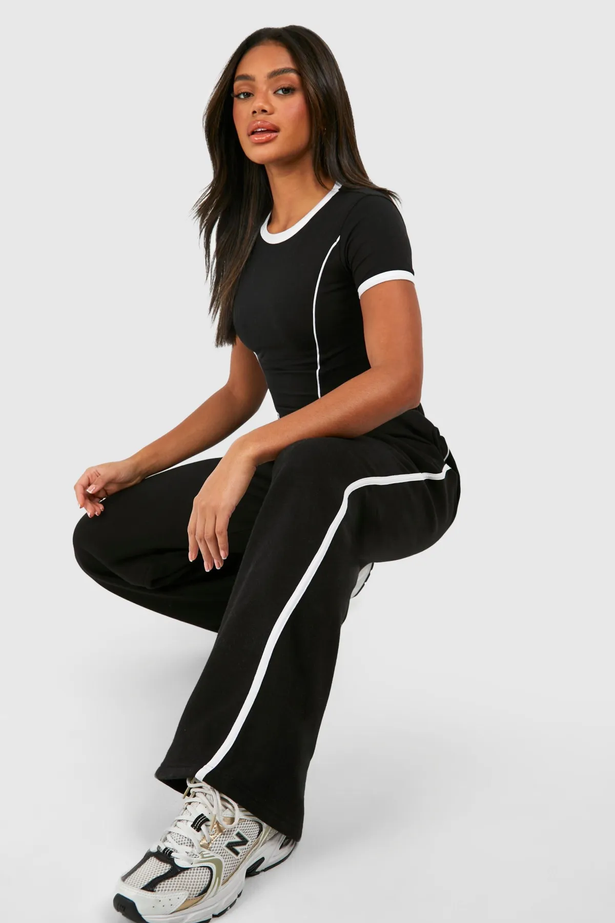 boohoo Ensemble T-shirt à détail de passepoil et joggeurs à jambe droite<Femme Survêtements|Survêtements