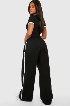 boohoo Ensemble T-shirt à détail de passepoil et joggeurs à jambe droite<Femme Survêtements|Survêtements
