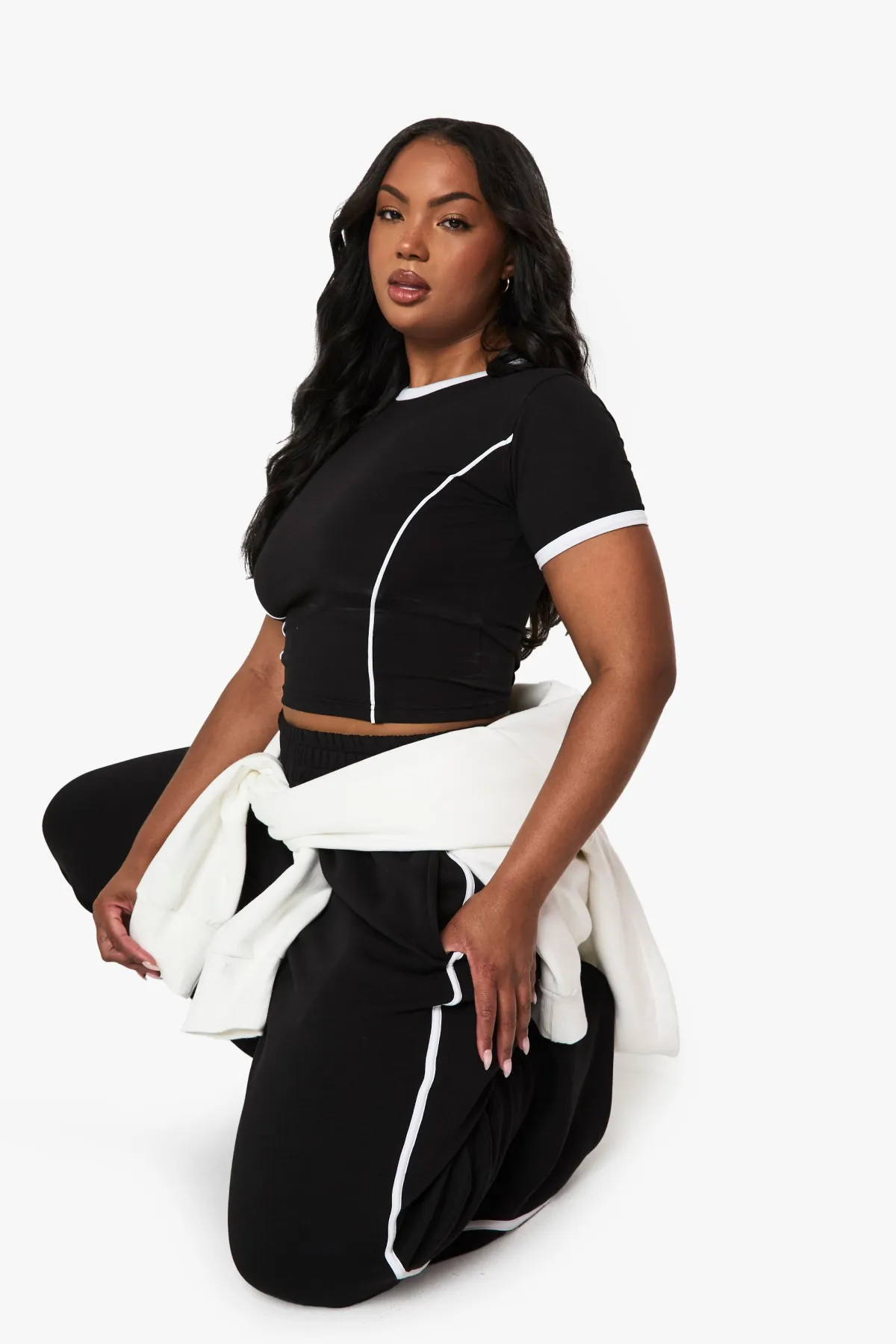 boohoo Ensemble T-shirt à détails de passepoil et pantalon de jogging à jambe droite<Femme Survêtements|Survêtements