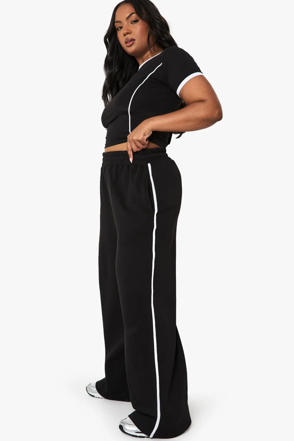 boohoo Ensemble T-shirt à détails de passepoil et pantalon de jogging à jambe droite<Femme Survêtements|Survêtements