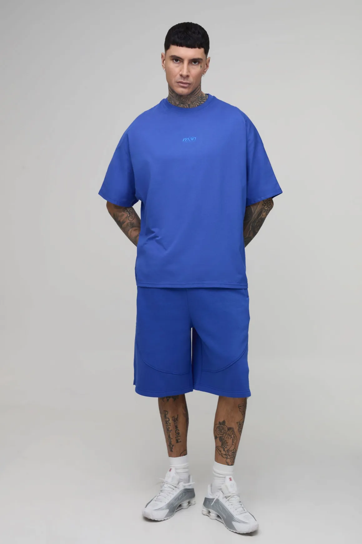 Ensemble T-shirt Et Short Brodé Man À Panneaux Oversize Tall