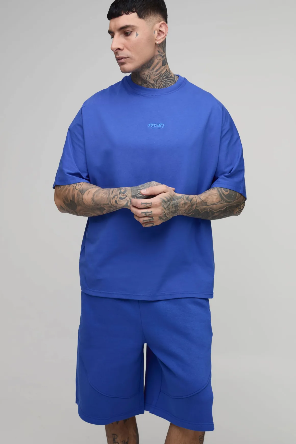 Ensemble T-shirt Et Short Brodé Man À Panneaux Oversize Tall