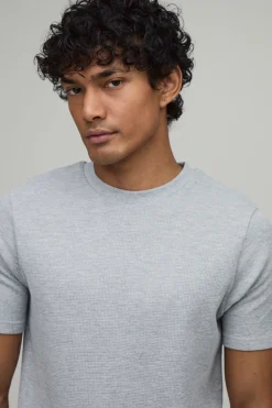 Ensemble T-shirt Gaufré Coupe Ajustée Et Short Cargo