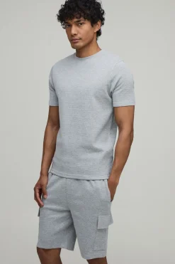 Ensemble T-shirt Gaufré Coupe Ajustée Et Short Cargo