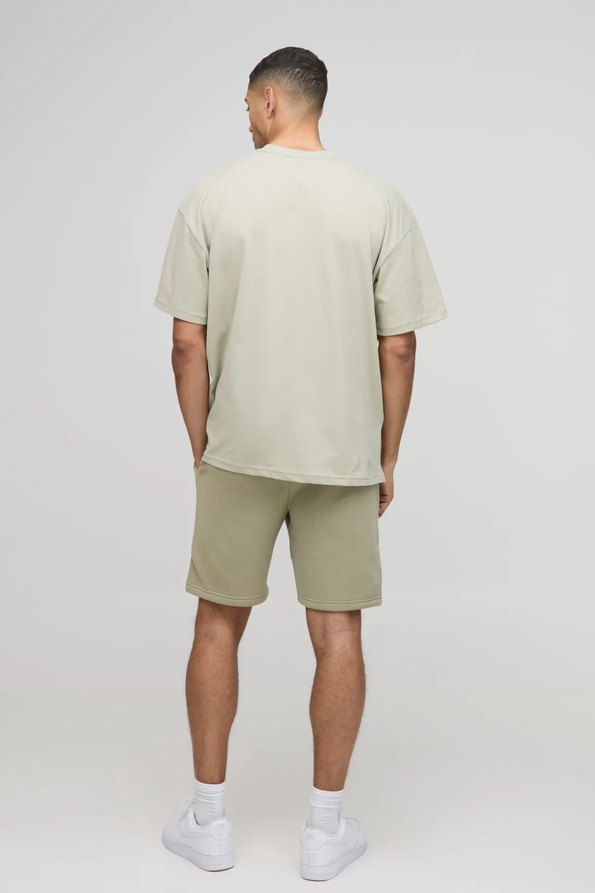 Ensemble T-shirt oversize à appliqué croix et short