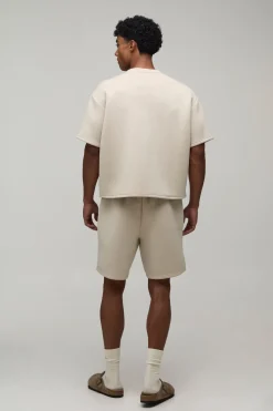 boohooMAN Ensemble T-shirt Scuba Oversize Boxy À Col Rond Et Short Décontracté Avec Impression Caoutchouc Haute Densité<Homme Survêtements