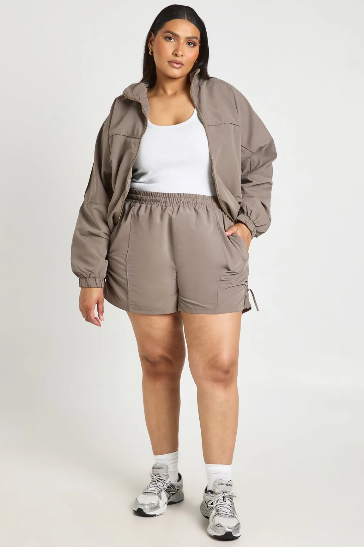 boohoo Ensemble Veste De Survêtement En Nylon Zippée À Col Montant Et Short Grande Taille<Femme Survêtements|Survêtements