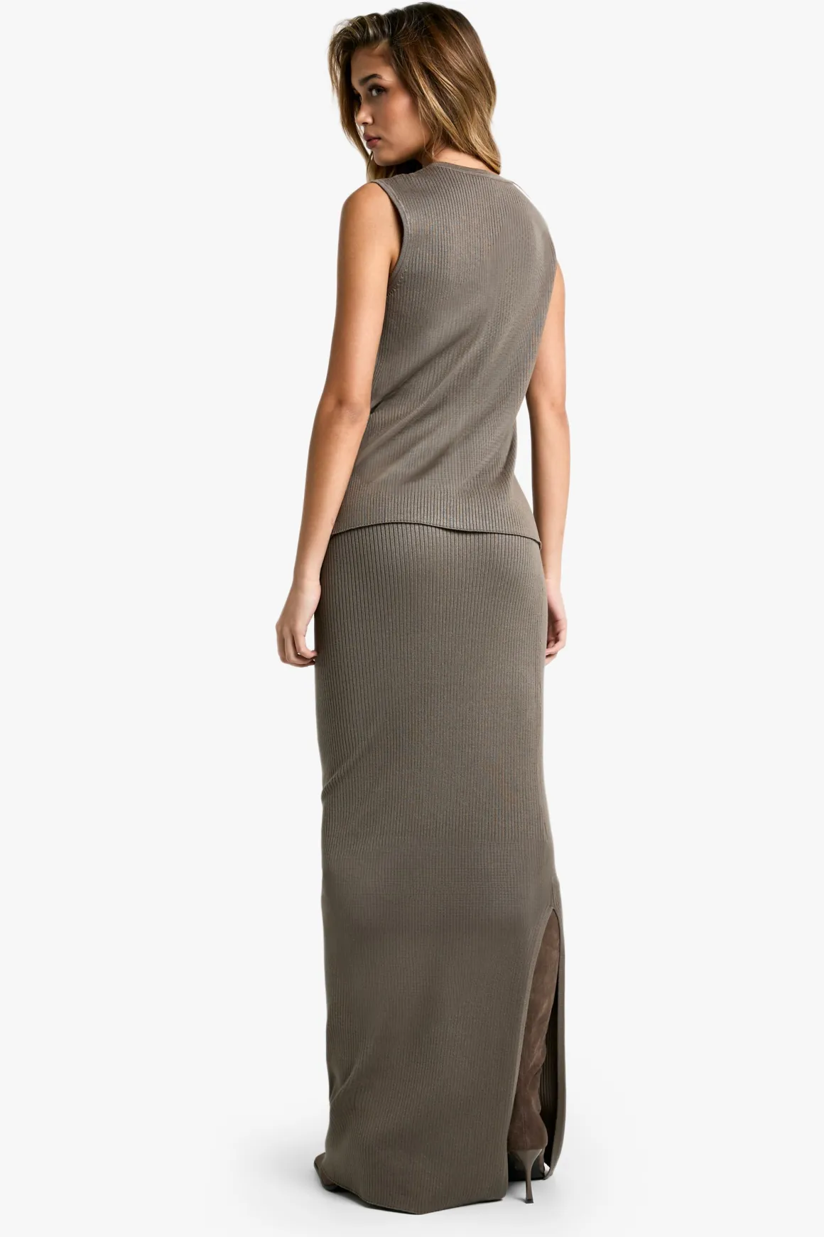 Ensemble Veste Longue Tricotée en Côtes et Jupe Maxi