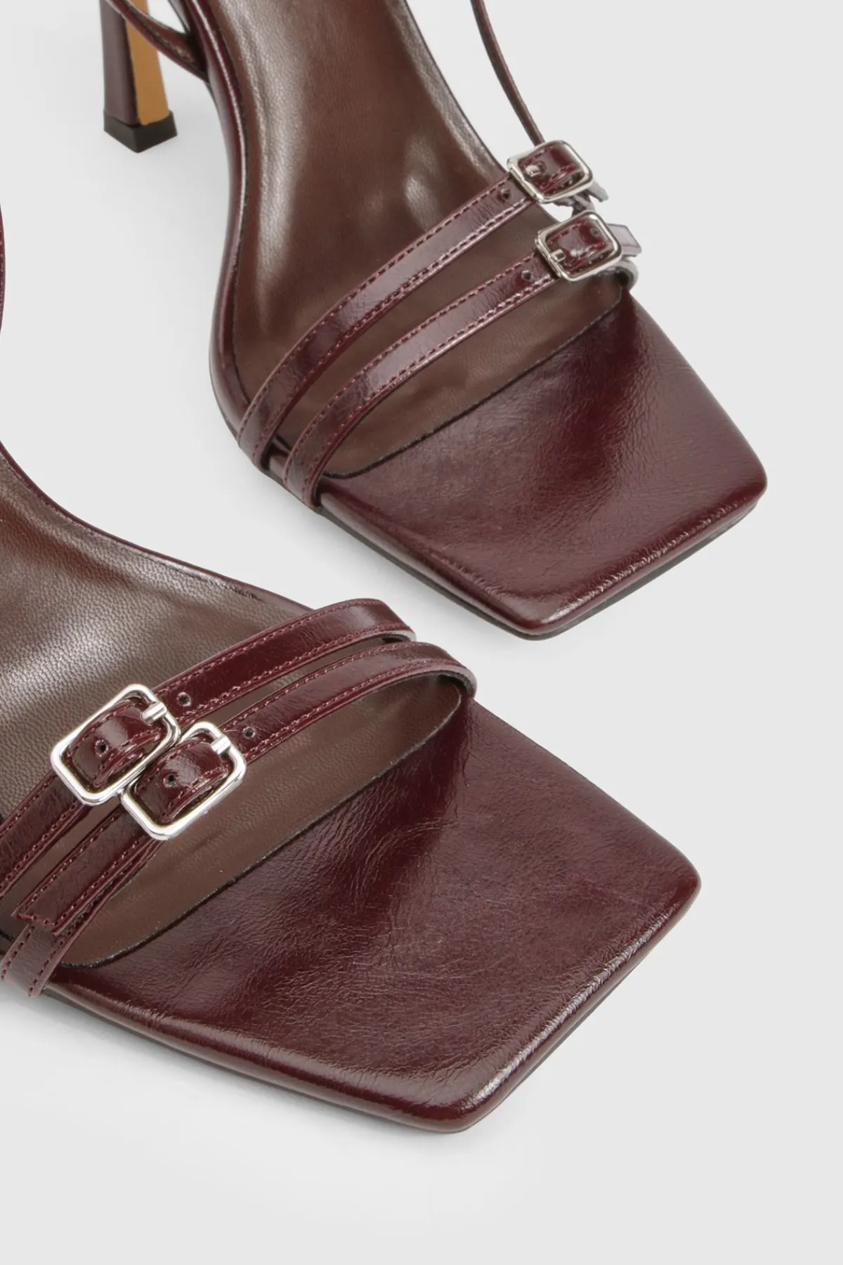 boohoo Escarpins à Bout Carré avec Brides et Boucles< Chaussures Festives|Chaussures À Talons