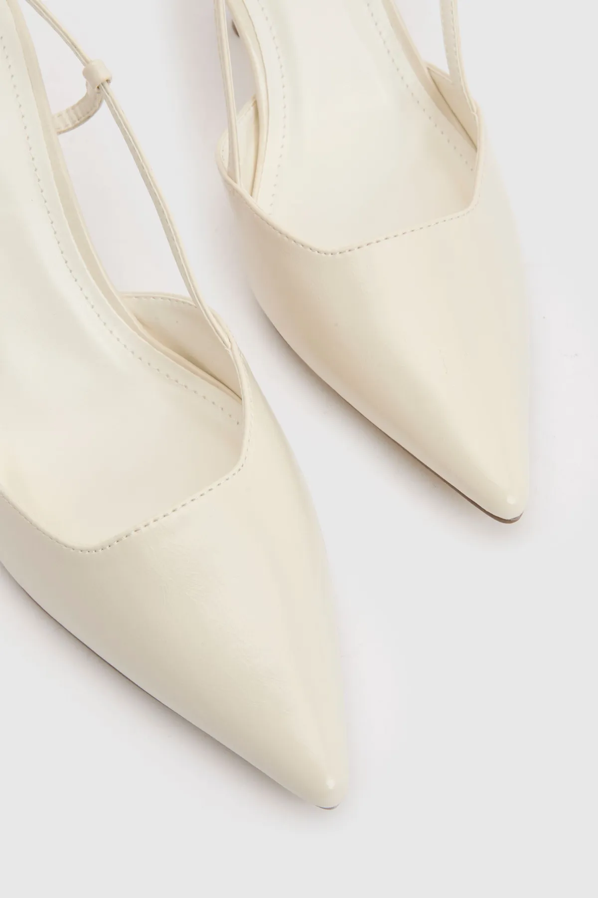 boohoo Escarpins À Bout Carré Pointu Avec Bride Arrière Coupe Large< Chaussures Festives|Chaussures À Talons